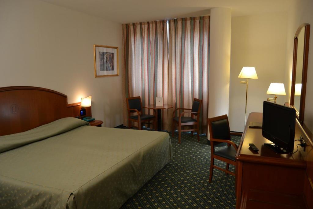 Hotel Due Leoni Sacile Zimmer foto