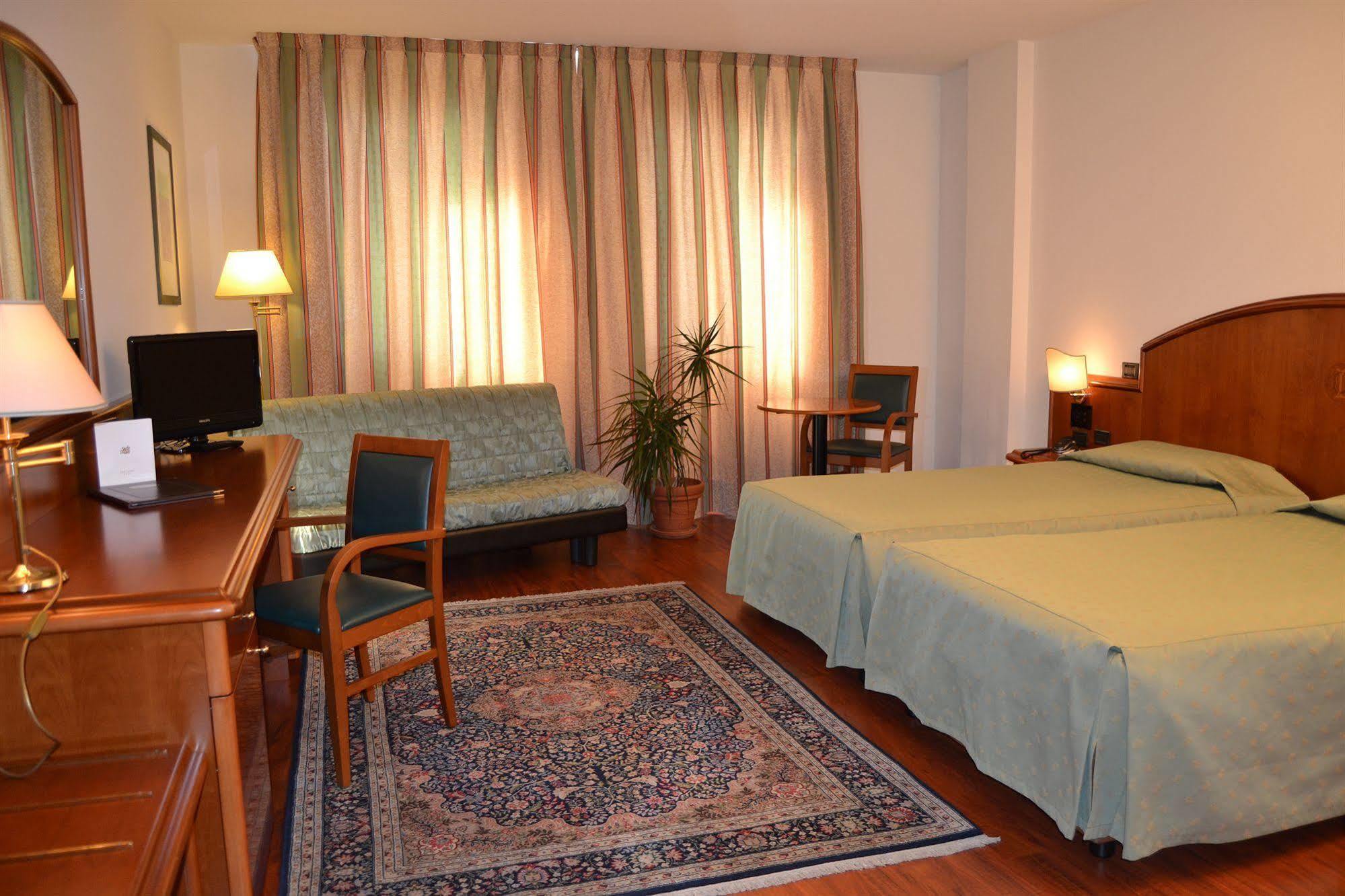 Hotel Due Leoni Sacile Exterior foto